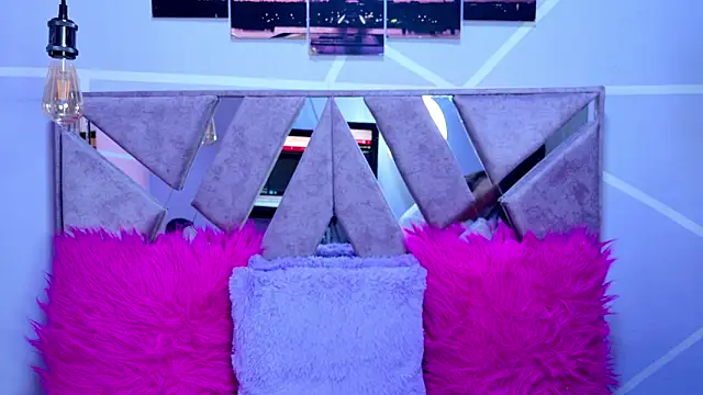 Snapshot of megha_noa chatting on 10/24/25, 07:54 megha noa online show from 10/24/25, 07:54