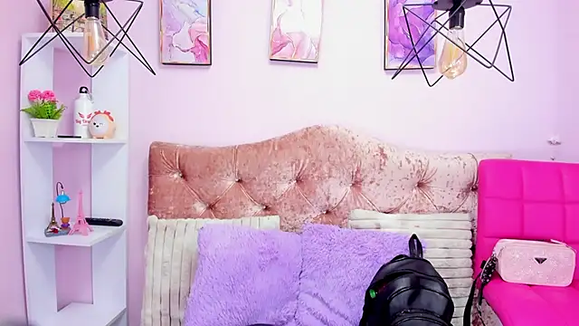 Snapshot of megha_noa chatting on 11/12/25, 05:13 megha noa online show from 11/12/25, 05:13