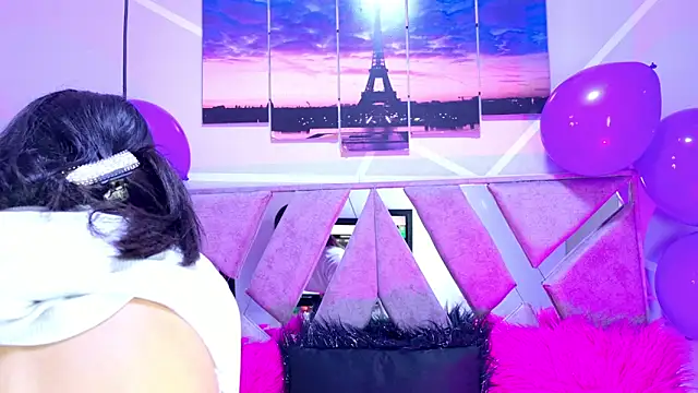 Snapshot of megha_noa chatting on 11/15/25, 07:21 megha noa online show from 11/15/25, 07:21