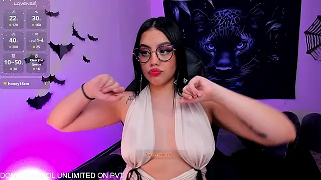 Snapshot of nicol_ruizz chatting on 10/14/25, 06:42 nicol ruizz online show from 10/14/25, 06:42