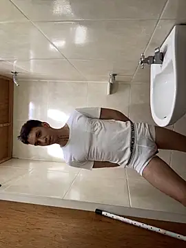 Snapshot of angelicious_ chatting on 10/13/25, 07:03 angelicious online show from 10/13/25, 07:03