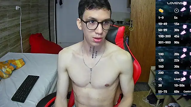 Snapshot of angelicious_ chatting on 10/16/25, 12:17 angelicious online show from 10/16/25, 12:17