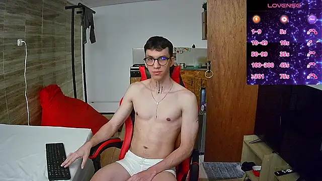 Snapshot of angelicious_ chatting on 10/23/25, 11:53 angelicious online show from 10/23/25, 11:53