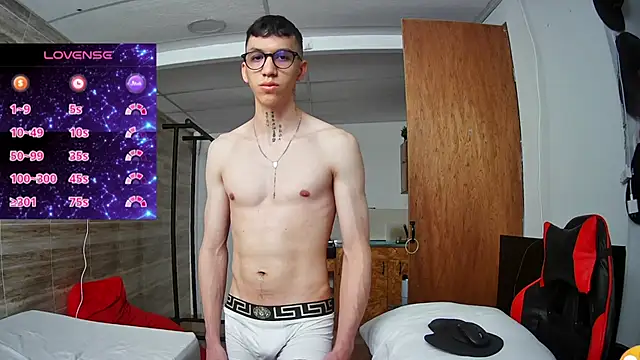 Snapshot of angelicious_ chatting on 11/02/25, 01:13 angelicious online show from 11/02/25, 01:13