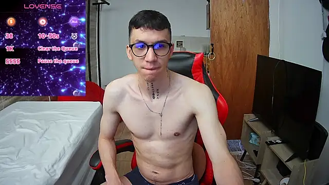 Snapshot of angelicious_ chatting on 11/03/25, 12:50 angelicious online show from 11/03/25, 12:50