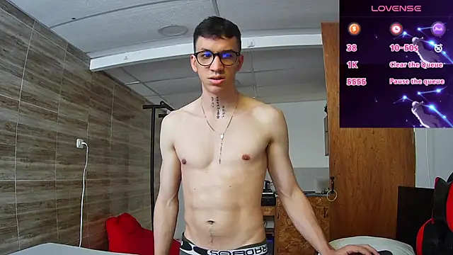 Snapshot of angelicious_ chatting on 11/09/25, 06:17 angelicious online show from 11/09/25, 06:17