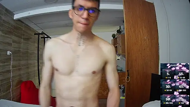 Snapshot of angelicious_ chatting on 11/17/25, 08:03 angelicious online show from 11/17/25, 08:03