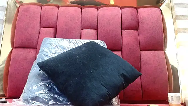 lola warner online show from 11/07/25, 04:34