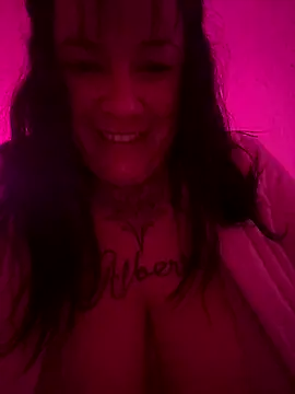 valen1891 online show from 11/17/25, 04:40