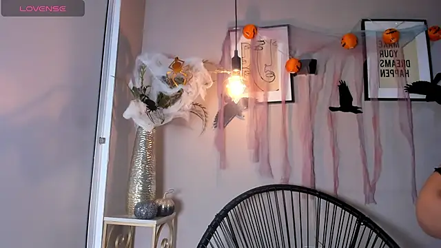 dulce fiore07 online show from 10/31/25, 12:50