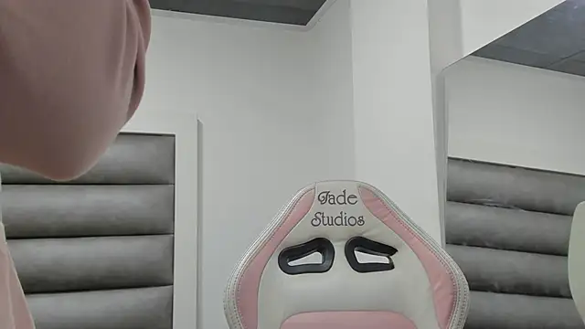 Andrea brunnette online show from 10/08/25, 12:58