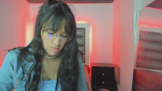 Andrea brunnette online show from 11/04/25, 12:15