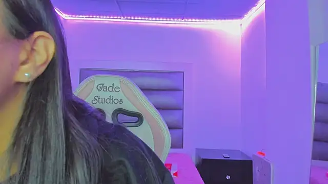 Andrea brunnette online show from 11/12/25, 12:38