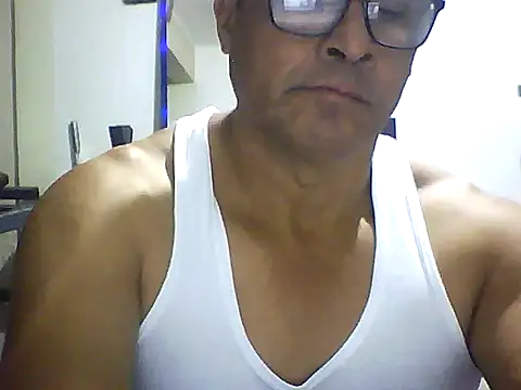 Snapshot of sexigym35 chatting on 09/30/25, 03:44 sexigym35 online show from 09/30/25, 03:44