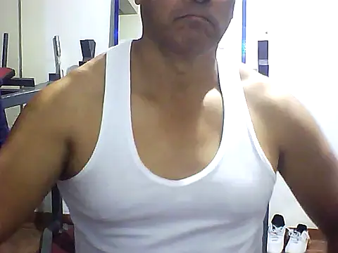 Snapshot of sexigym35 chatting on 10/08/25, 10:07 sexigym35 online show from 10/08/25, 10:07