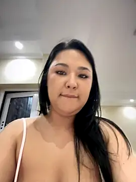 Snapshot of thedaynahoney chatting on 09/19/25, 02:07 thedaynahoney online show from 09/19/25, 02:07