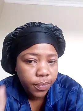 Snapshot of SweetBerryBliss chatting on 10/13/25, 09:09 SweetBerryBliss online show from 10/13/25, 09:09