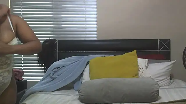 Snapshot of SweetBerryBliss chatting on 11/17/25, 07:47 SweetBerryBliss online show from 11/17/25, 07:47