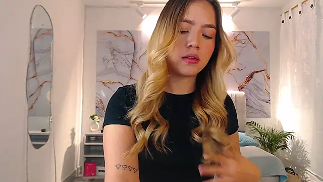  Tiffany1 online show from 10/26/25, 06:36