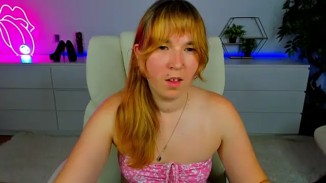 Sofii darling online show from 10/20/25, 04:18