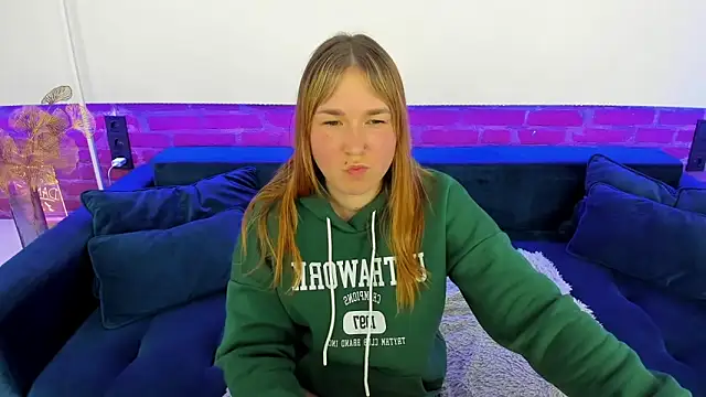 Sofii darling online show from 11/19/25, 05:35