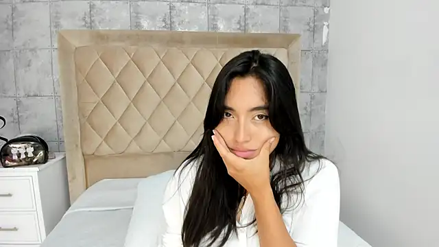 Starbutterflyy  online show from 10/12/25, 03:49