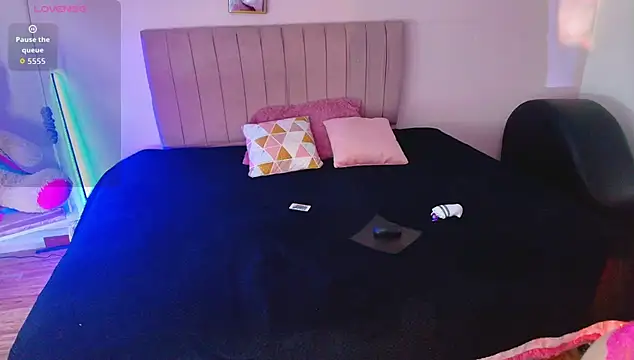 tiana rosse  online show from 11/06/25, 12:06