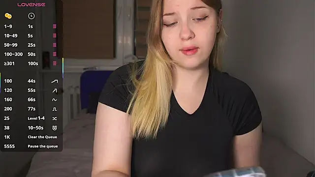 CuteSharloti online show from 10/16/25, 05:14