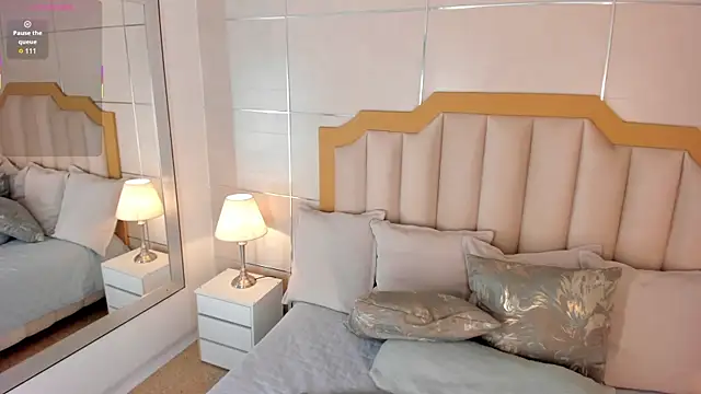 Snapshot of MaddieParker chatting on 10/19/25, 04:40 MaddieParker online show from 10/19/25, 04:40