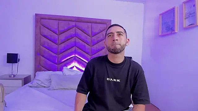 Snapshot of Lushian_ chatting on 10/25/25, 03:29 Lushian online show from 10/25/25, 03:29