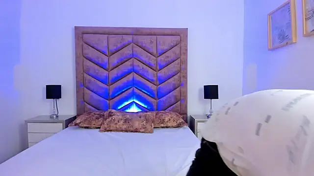 Snapshot of Lushian_ chatting on 11/15/25, 03:30 Lushian online show from 11/15/25, 03:30