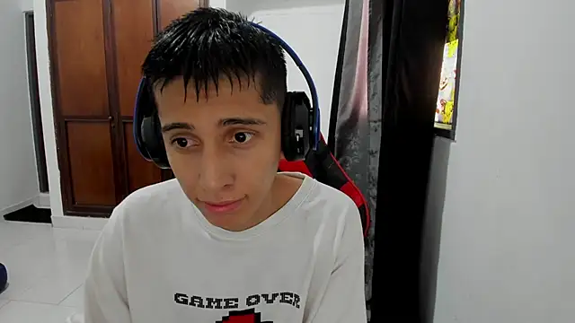 Snapshot of gomitaboy_1 chatting on 10/19/25, 07:03 gomitaboy 1 online show from 10/19/25, 07:03