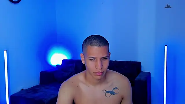 Latin Boyss  online show from 10/05/25, 06:39