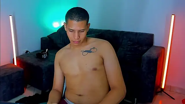 Latin Boyss  online show from 10/11/25, 09:24