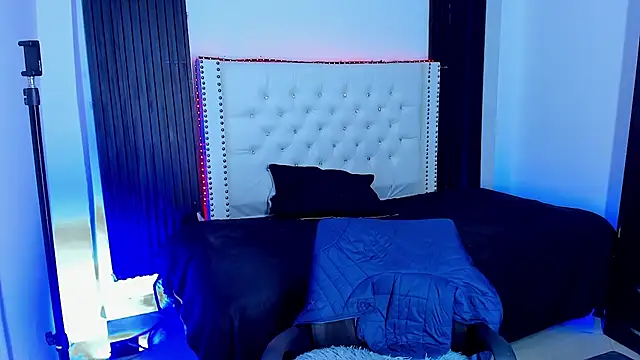 Latin Boyss  online show from 10/19/25, 07:36