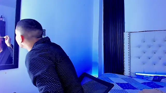 Latin Boyss  online show from 11/05/25, 06:08