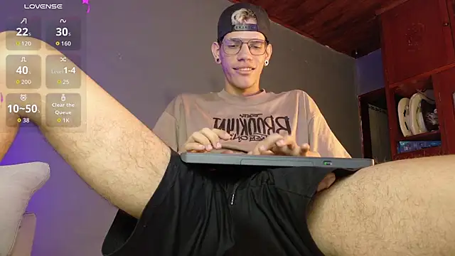 Snapshot of david_huge chatting on 09/14/25, 07:51 david huge online show from 09/14/25, 07:51