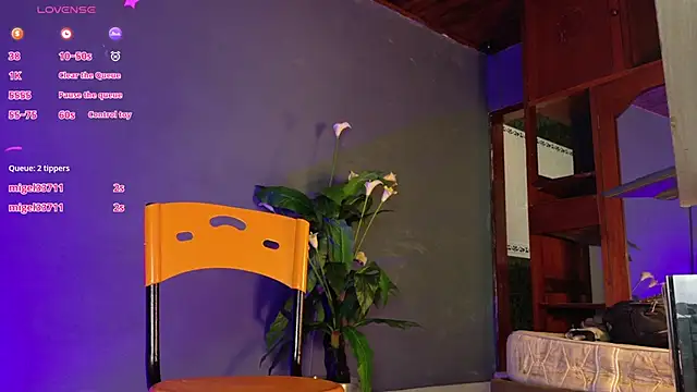 Snapshot of david_huge chatting on 10/12/25, 05:01 david huge online show from 10/12/25, 05:01