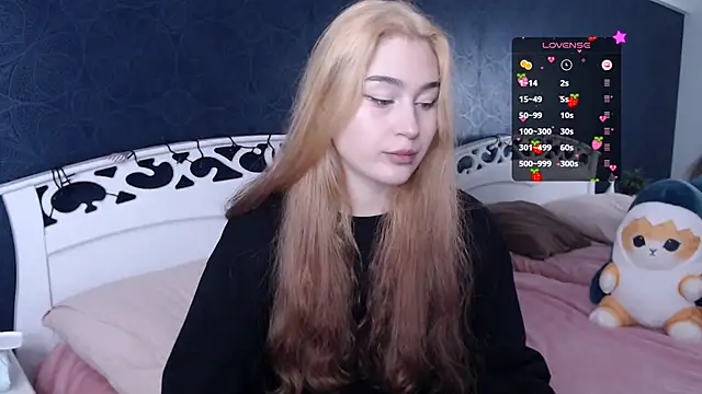 Lili Luuu online show from 10/16/25, 02:45