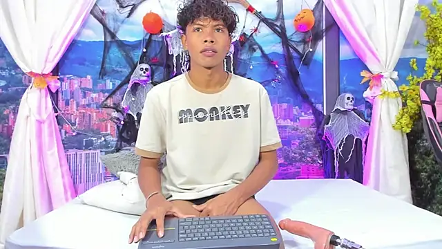 MilthonDelis online show from 10/28/25, 05:00