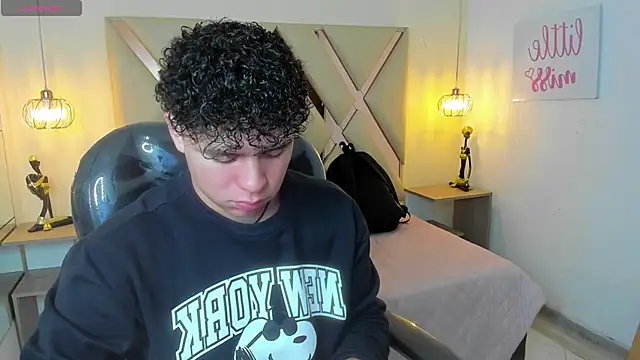 BenjaminBottonn online show from 09/11/25, 07:36