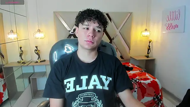 BenjaminBottonn online show from 09/16/25, 07:48