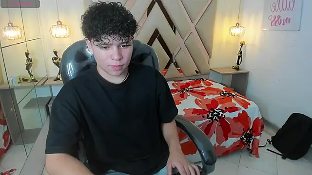 BenjaminBottonn online show from 09/18/25, 07:27