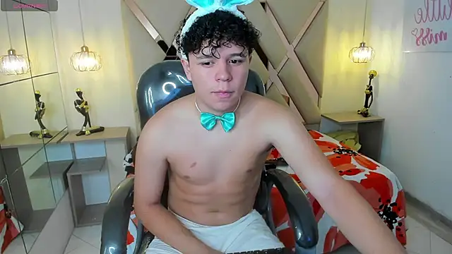 BenjaminBottonn online show from 09/19/25, 07:47