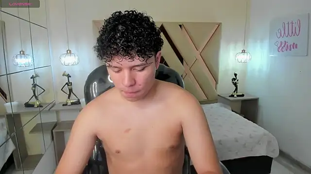 BenjaminBottonn online show from 10/05/25, 07:56