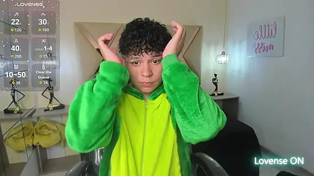 BenjaminBottonn online show from 10/08/25, 07:55