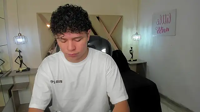 BenjaminBottonn online show from 10/12/25, 07:46