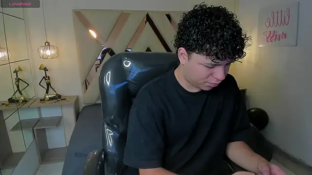 BenjaminBottonn online show from 10/20/25, 07:58