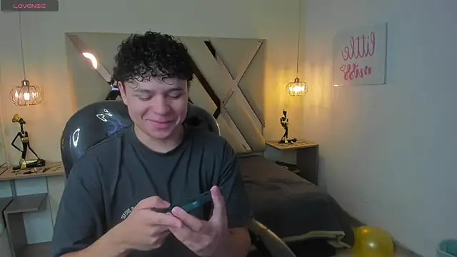 BenjaminBottonn online show from 10/26/25, 07:53