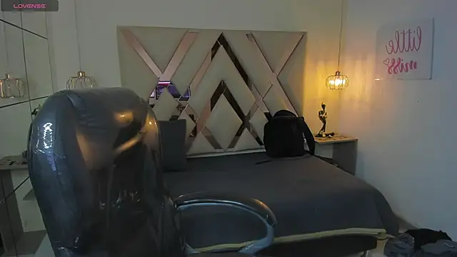 BenjaminBottonn online show from 10/27/25, 07:51